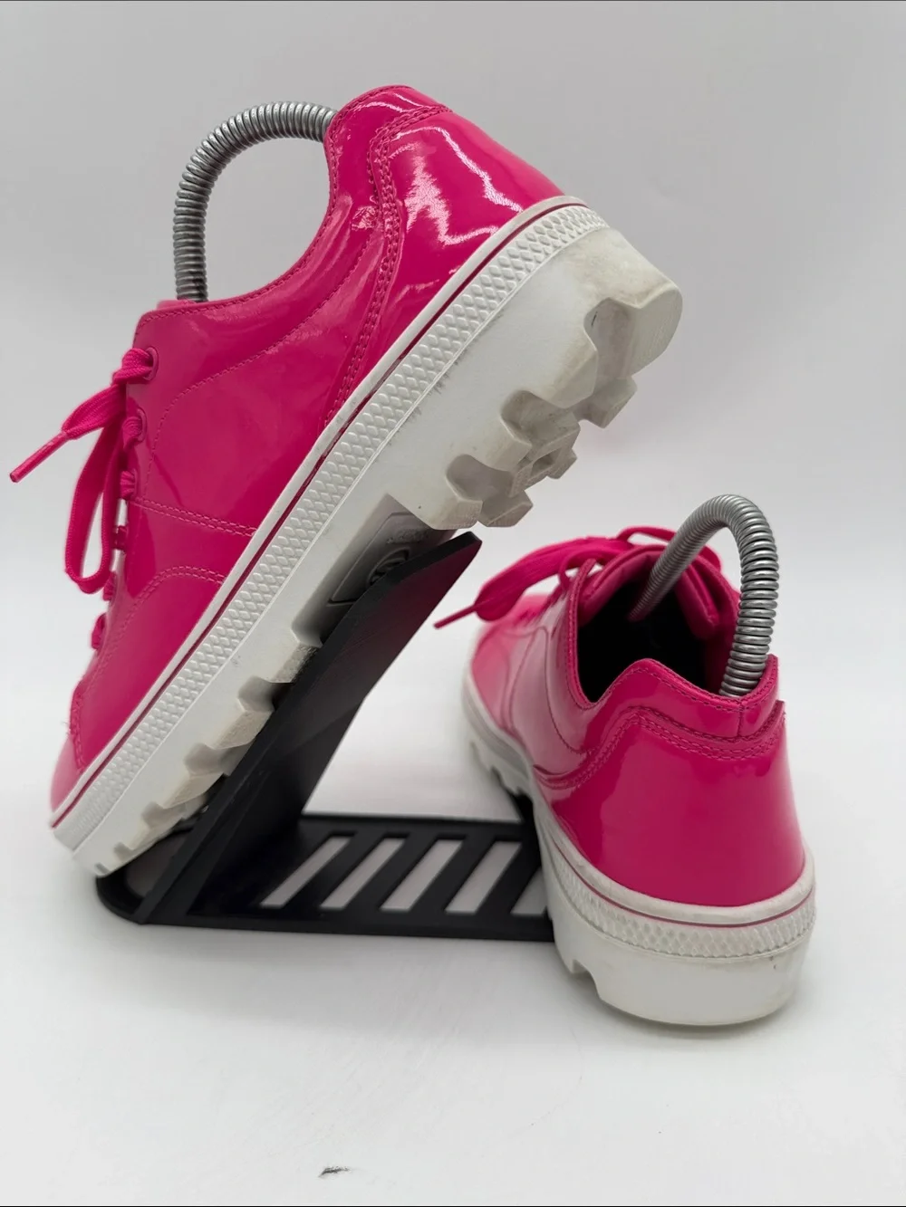 Skechers Women's 155201 Hot Pink Patent Roadies 90sBBY Casual Shoes Size 7.5